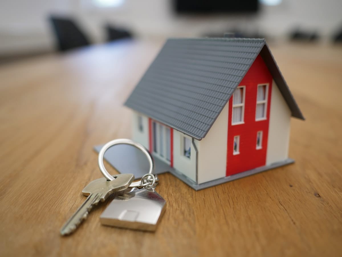 Визнання права власності на нерухомість через суд в Україні